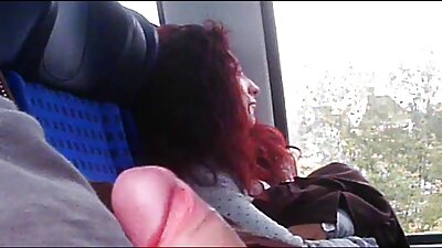 A szégyentelen lány ugrat egy webkamera! csaladi porno