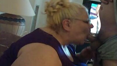 Büntetni barátnője, cum az arcán csaladi porno